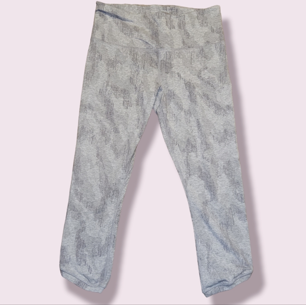 Host Pick Athleta Crop Leggings Small (S)